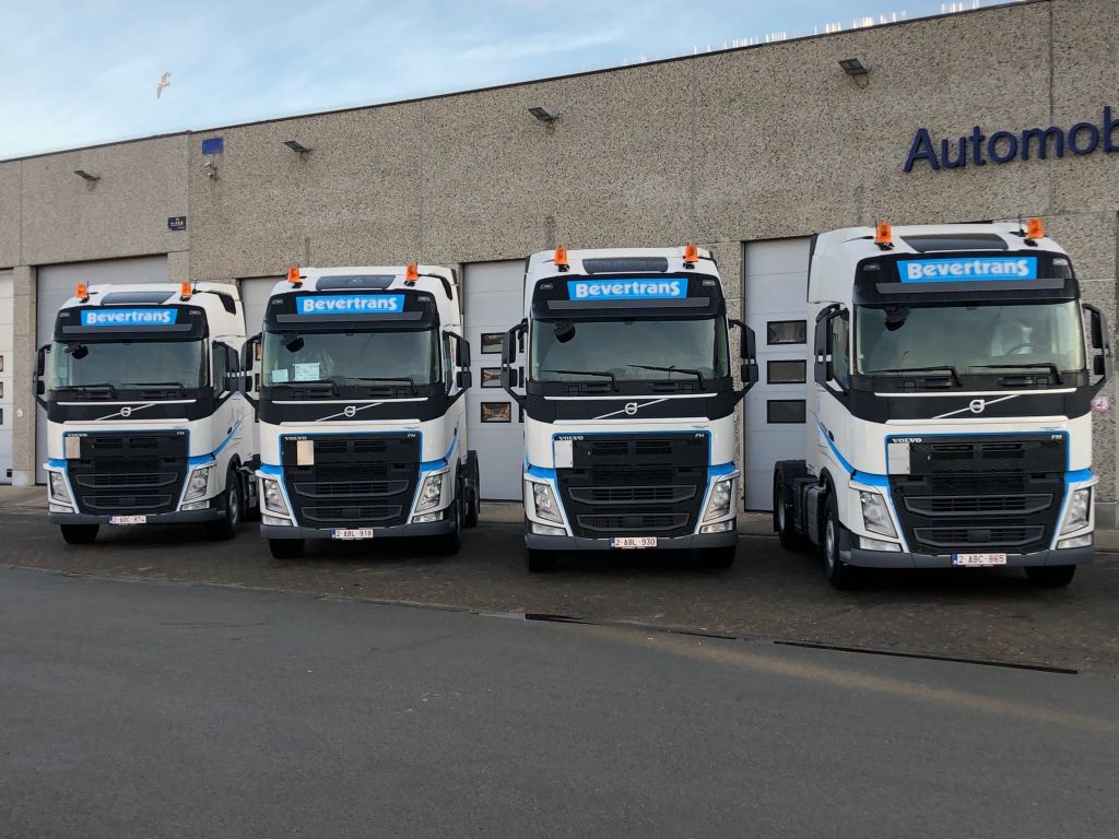 Bevertrans investeert in 10+10+10 FH-trekkers van Volvo Trucks