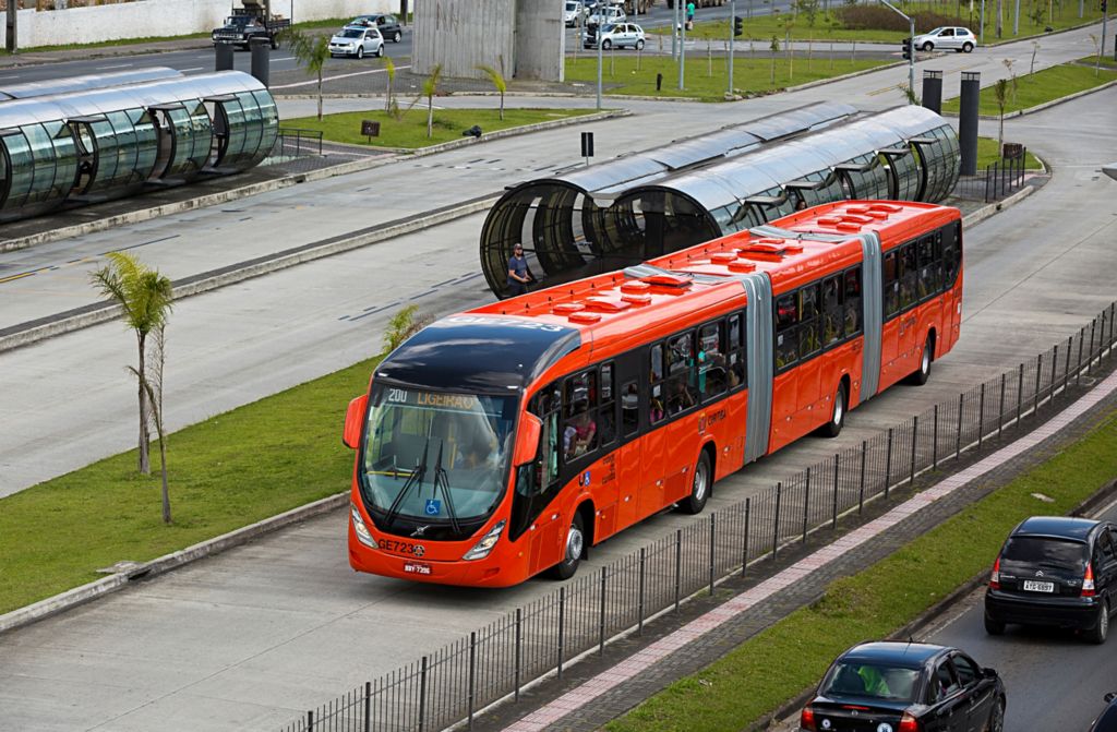 Biarticulado Volvo em Curitiba, Paraná | Grupo Volvo