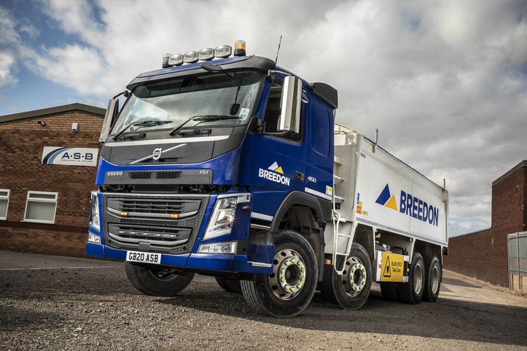 Volvo supplies two new top tippers for ASB Transport