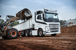Volvo FH - Bayliss Bros