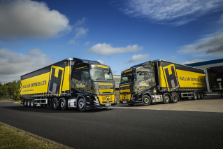 Volvo FH Aero - Hallam Express