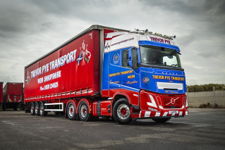 Volvo FH Aero - Trevor Pye