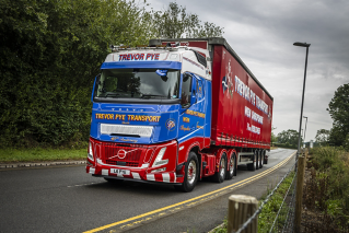 Volvo FH Aero - Trevor Pye