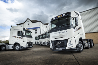 Volvo FH Aero - Lloyds Transport