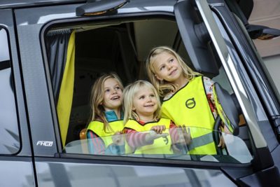 151029-AB Volvo.Rportage kring Volvos säkerhetskampanj för barnsäkerhet-Stoop, Look and Wave.Bild: Cicci Jonson, Bilduppdraget