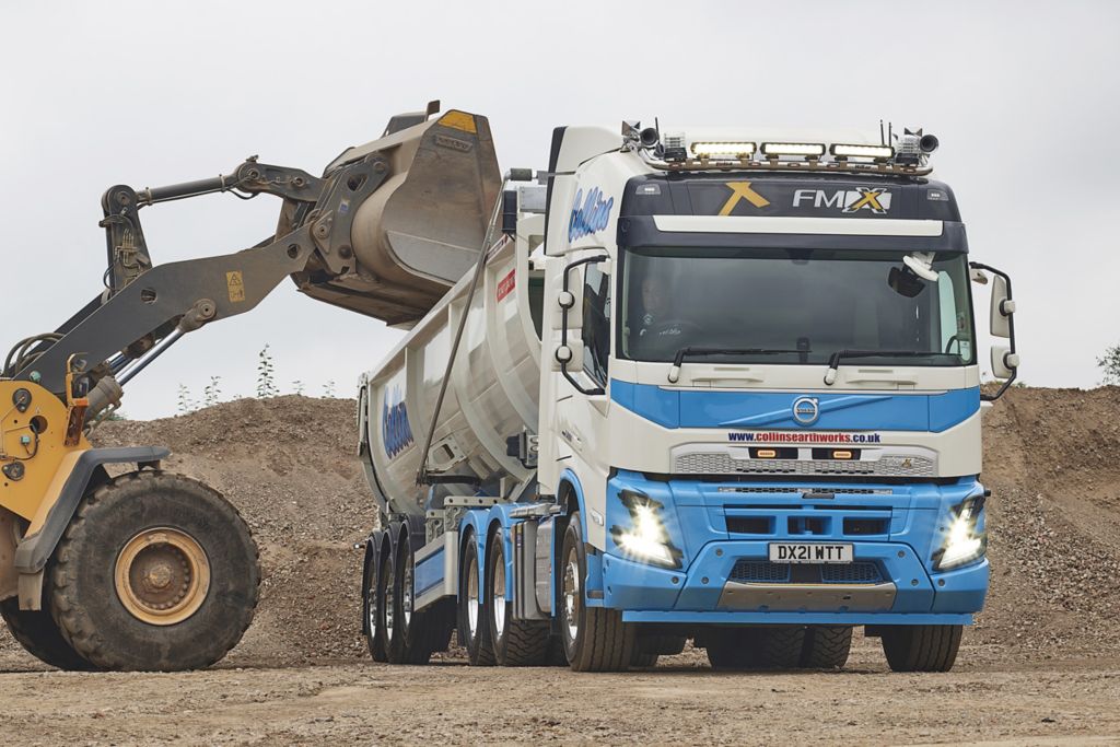 Five new Volvo FMX tractor units for Collins Earthworks