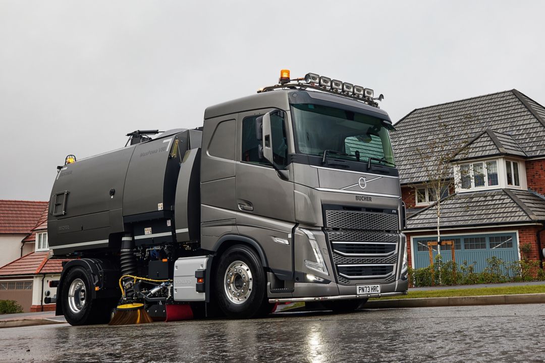 Volvo Trucks supplies new flagship FH to DG Sweeper Hire