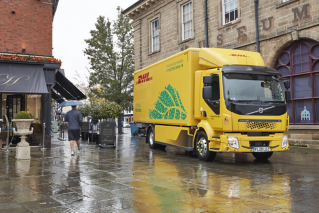 44 elektryczne samochody ciężarowe Volvo dla Grupy Deutsche Post DHL