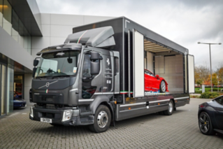 Volvo FL - Dick Lovett
