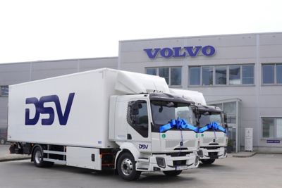 Dva nové prírastky Volvo FL Electric v spoločnosti DSV Slovakia budú zastrešovať zásobovanie aj v husto obývaných štvrtiach či počas nočných hodín bez rušenia obyvateľov