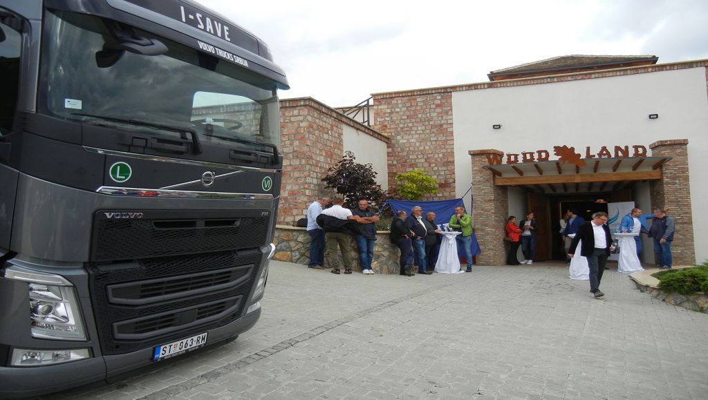 U ponudi Volvo Trucks od nedavno su tegljači iz FH serije s tehnologijom I-SAVE koji su posebno prilagođeni dugolinijskim prevozima.