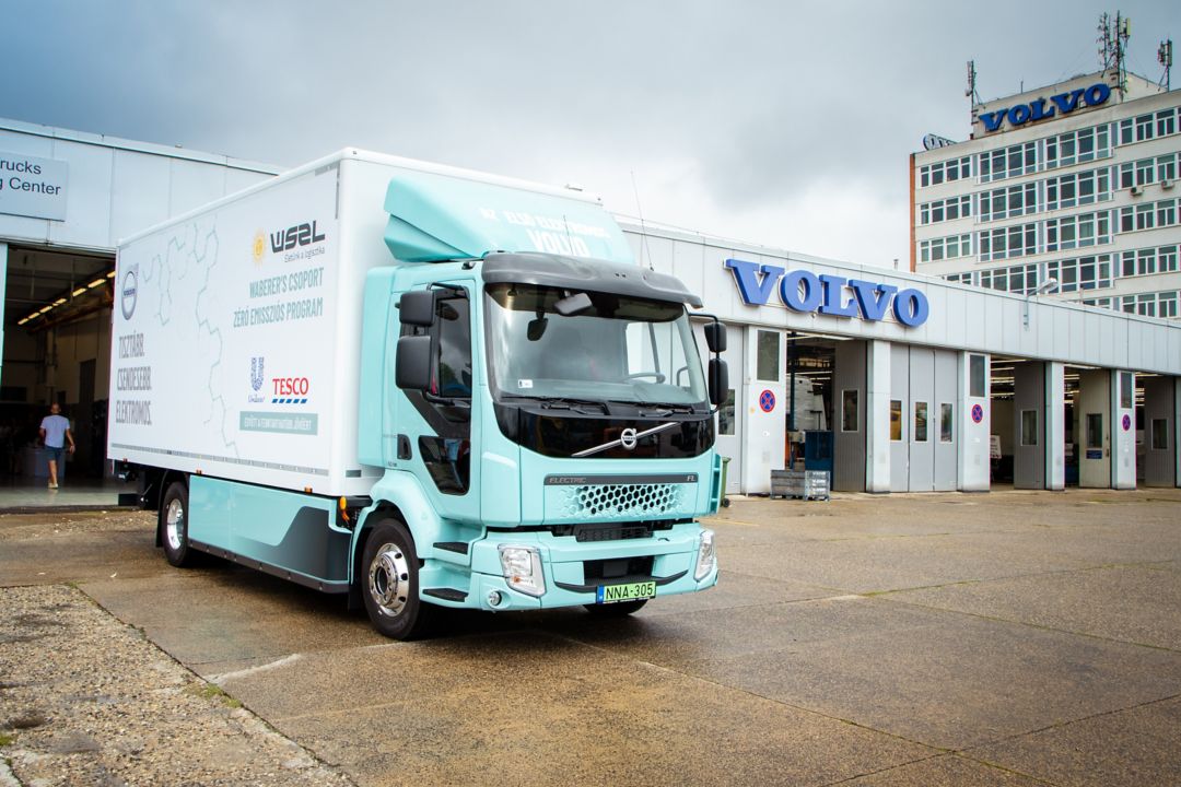 A WSZL flottájában állt munkába az első tisztán elektromos hajtású Volvo FL teherautó