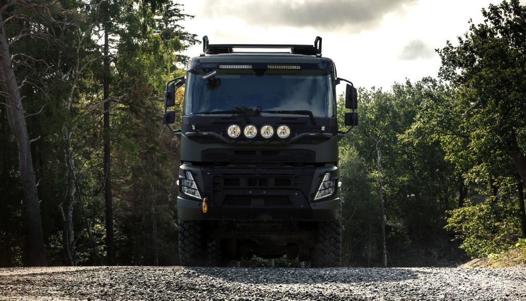 Volvo Defense enters 7-year framework agreement for deliveries of logistics trucks to Estonia and Latvia