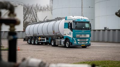 Bijzondere mijlpaal voor OTT Liquid Solutions: ruim 100 Volvo-trucks 