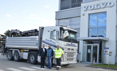 Am Bild (v.l.n.r.): Wolfgang Domann, Geschäftsführer Eyyes GmbH; Michael Marek, Werkstattleiter Truck Center Tribuswinkel;  Günter Baumgartner, Fahrer TransHohl Ges.m.b.H.