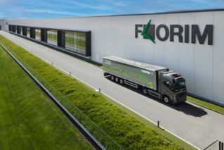 Volvo FH Electric di Florim su strada 