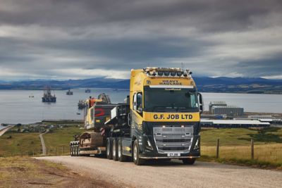 GF Job has continued its transition to Volvo Trucks with the arrival of a new Volvo FH16 780 Globetrotter XL 6x4 150-tonne tractor unit. 