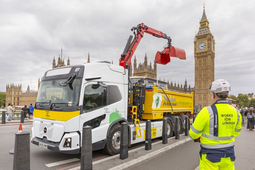 Ringway is the first UK fleet to put Volvo FM Low Entry trucks into service