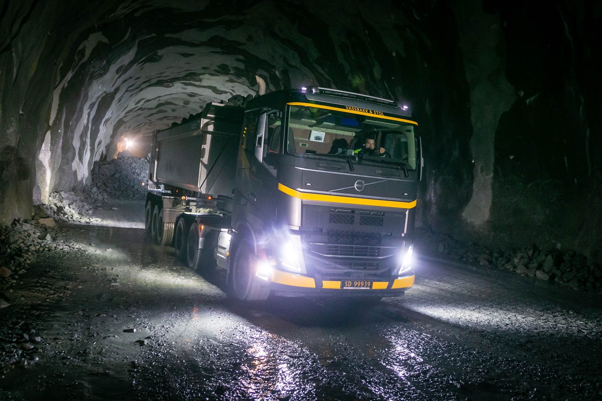 Vassbakk & Stol sin Volvo FH16 i Boknafjordtunnelen