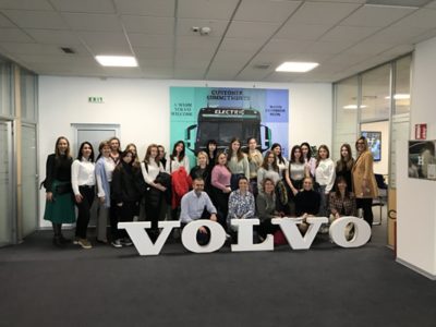 Volvo Trucks Srbija otvara vrata devojkama sa završenom Tehničkom školom iz Stare Pazove 