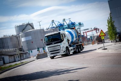 Around Volvo FH Aero