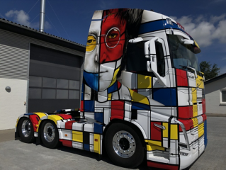 Volvo FH Art side