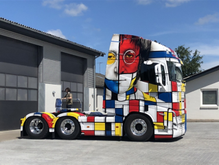 Volvo FH Art set fra siden