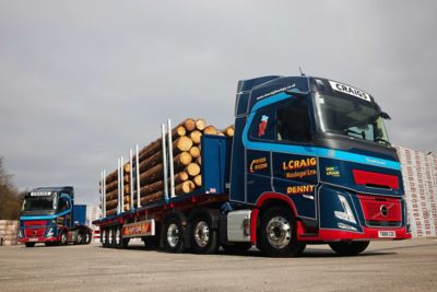 Ian Craig Haulage has taken delivery of two Volvo FH Aero Globetrotter 6x2 mid-lift tractor units.