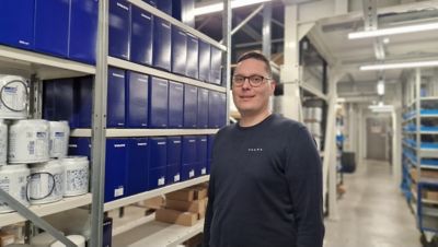 Joni Lahtinen siirtyy Volvo Truck Center Vantaan huoltokorjaamon operatiivisen päällikön tehtävistä Volvo Truck Center Turun huoltopäälliköksi.