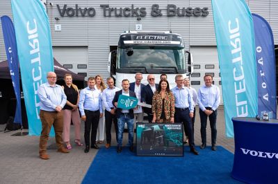 Volvo Trucks Polska dostarczyło pierwszy ierwszy elektryczny ciągnik siodłowy Volvo FH