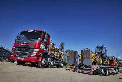 KPH Plant Hire has taken delivery of a Volvo FM 8x2 rigid with beavertail body and split hydraulic double flip ramps. 