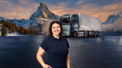 Profilbild einer Person vor einer Berglandschaft 