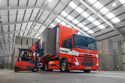 Knowles Logistics has taken delivery of three new Volvo FM Electric 4x2 tractor units for operation on a contract with Princes. They join a Volvo FE Electric rigid already in service, having entered the fleet in 2023.