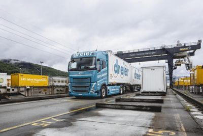Volvo Trucks Lkw für Container