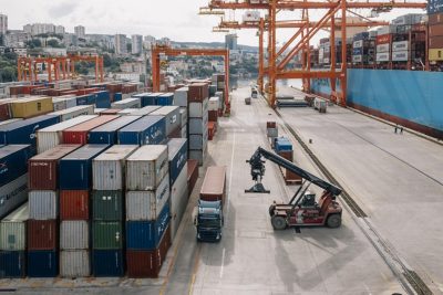 Volvo Trucks Lkw für Container