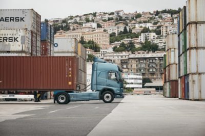 Volvo Trucks Lkw für Container