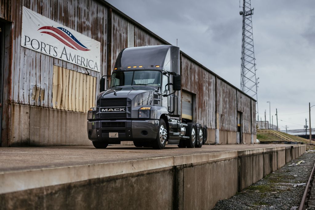 black mack truck