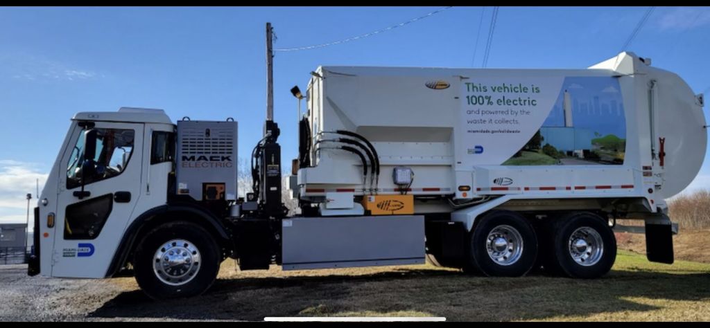Miami-Dade Purchases Mack LR® Electric Refuse Vehicle to Help Reduce Emissions