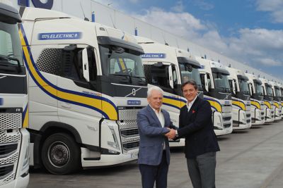 De izq. a dcha.: José Esteban Conesa (presidente de Grupo Primafrio) y Giovanni Bruno (Consejero Delegado de Volvo Trucks España).