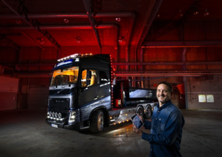 2019-05-27  Lundby, Göteborg. Vid gamla räkfabriken. Nigel Atterbury är chefsdesigner för Volvo Trucks nya Swedish Metal lastbil.  ©Photo by SÖREN HÅKANLIND / COPYRIGHT