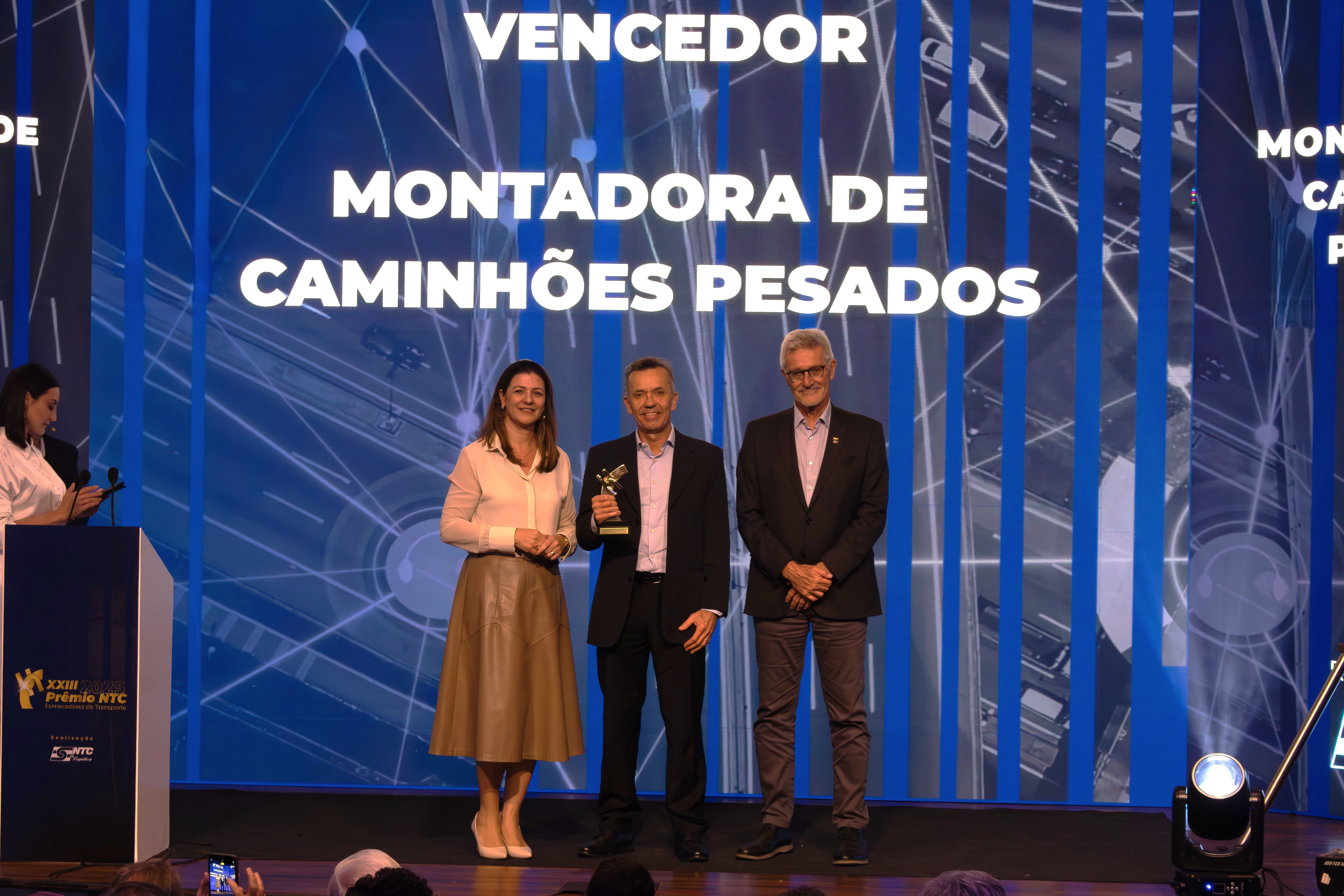 Volvo leva dois troféus no Prêmio Fornecedores do Transporte da NTC&Logística
