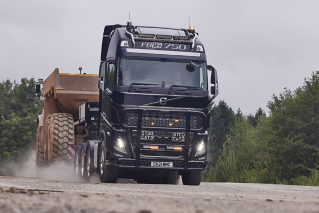 Volvo FH16 750 - Paul Chapman & Sons