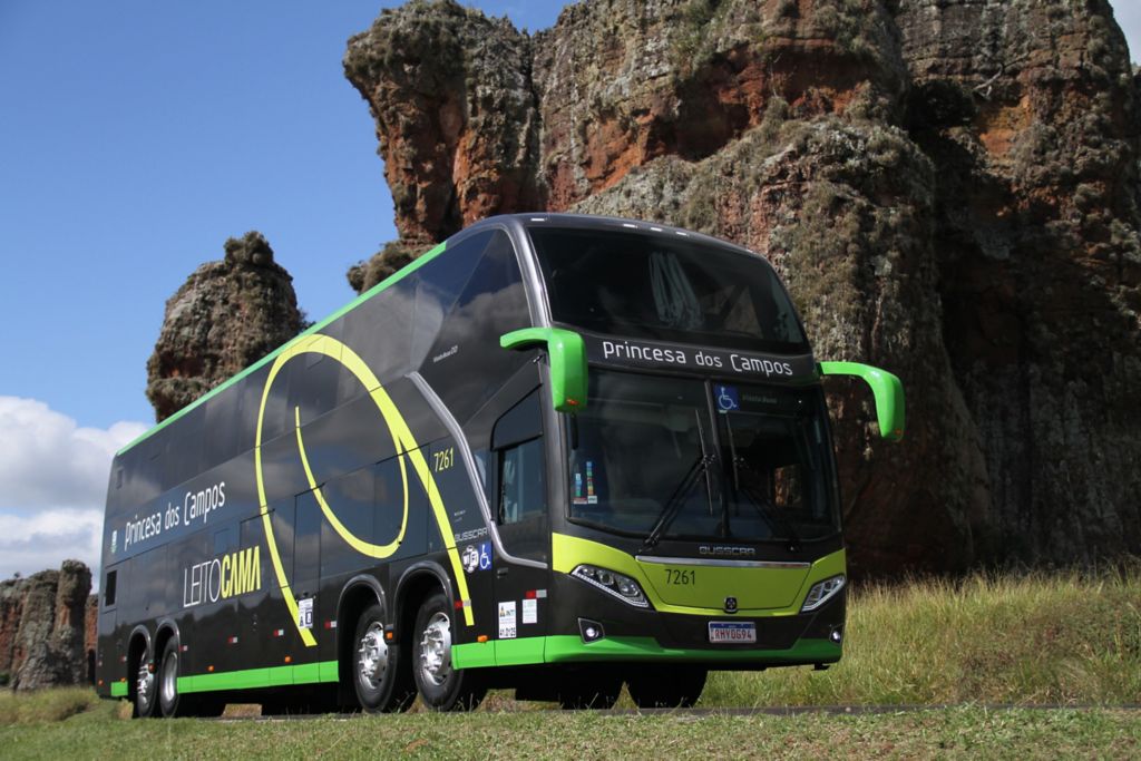 Ônibus Volvo adquirido pela empresa Princesa dos Campos no Parque Estadual de Vila Velha | Grupo Volvo