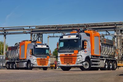 Qualitech Environmental Services has taken delivery of two new Volvo FM Globetrotter 8x4 Tridem rigids, equipped with ADR-certified Disab vacuum tanker bodies. 