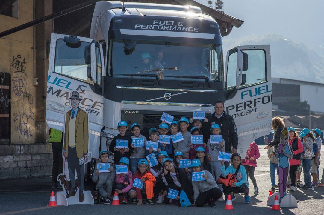 Riparte da Brescia Stop Look Wave, il progetto di educazione alla sicurezza stradale di Volvo Trucks.