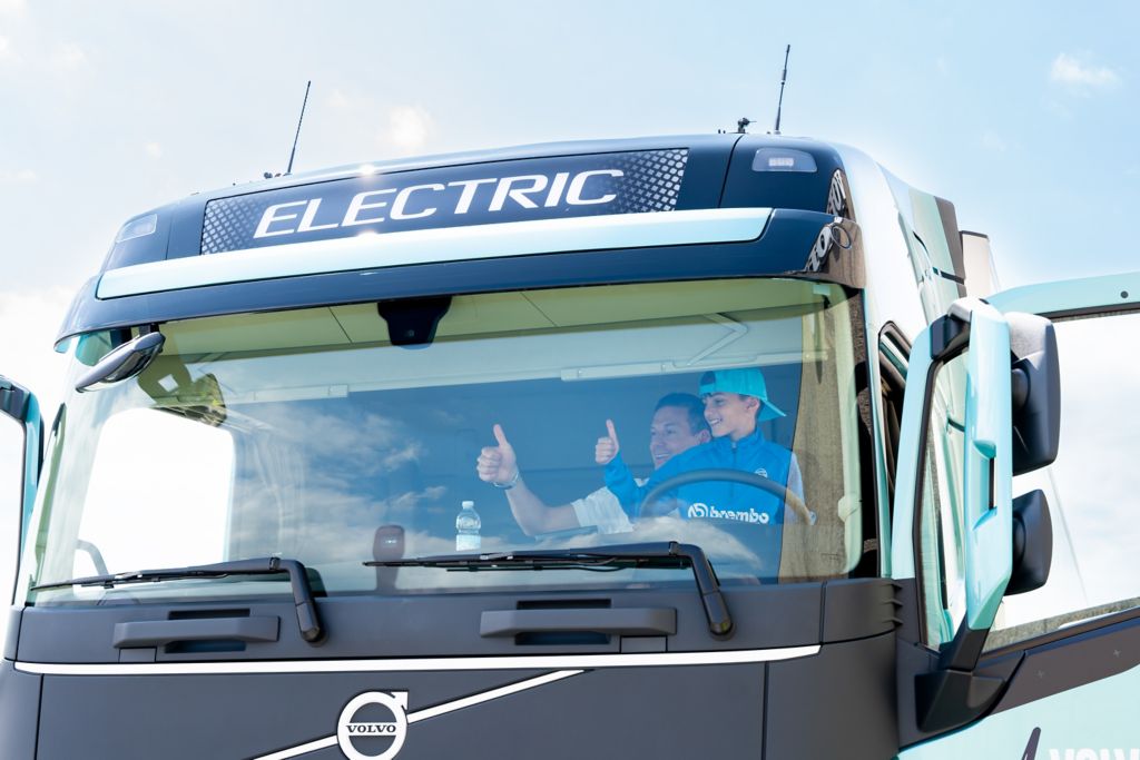 La strada di Stop Look Wave incrocia l’Electric Tour 2023