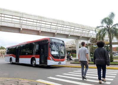 Today, there are 1,614 Volvo branded buses in operation in the city of Santiago.