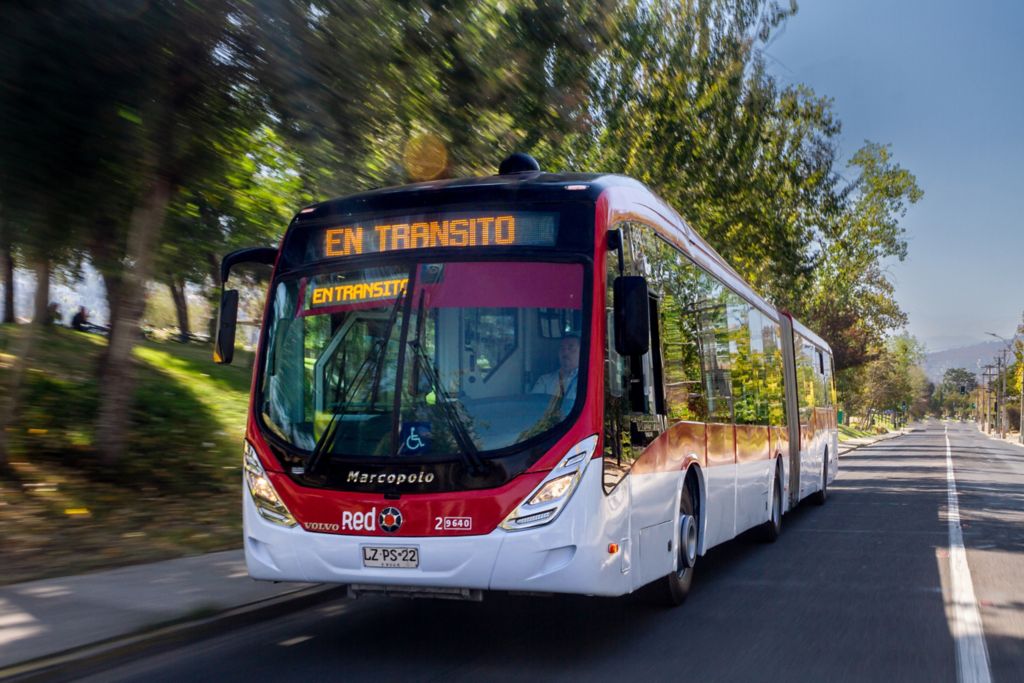 Ônibus Volvo na estrada | Grupo Volvo