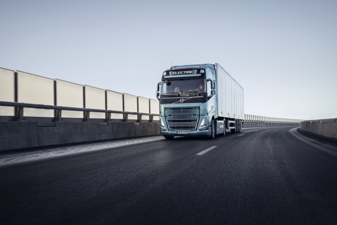 Volvo Trucks esittelee uuden täyssähköisen akselin pidennettyä toimintamatkaa varten