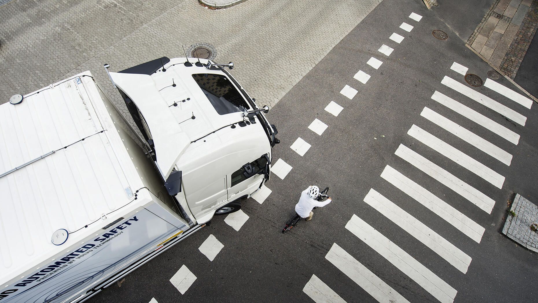 Podcast van Volvo Trucks over actieve en passieve veiligheidssystemen, GSR, Euro NCAP en het voorkomen van ongevallen in het verkeer